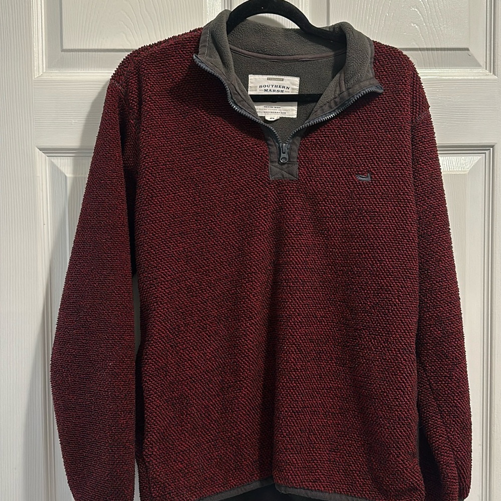Southern Marsh pullover sweatshirt. Size x-small, but it fits more like a small.